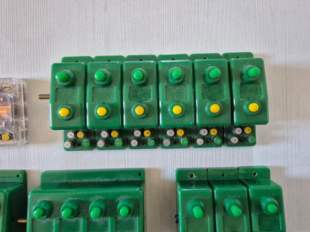 16-delige set met Minitrix schakelaars, Ophalen of Verzenden, Gebruikt, Gelijkstroom, Trix