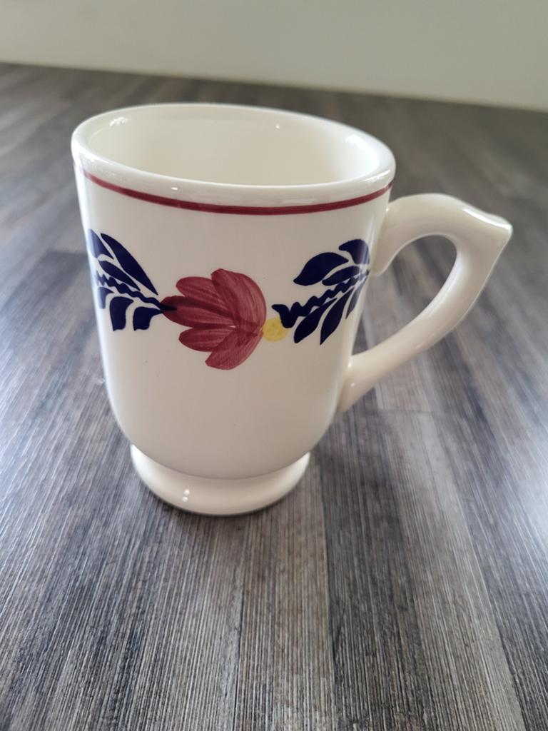 Boerenbont Irish koffie beker op voet, Ophalen of Verzenden, Nieuw, Aardewerk, Kop(pen) en/of Schotel(s)