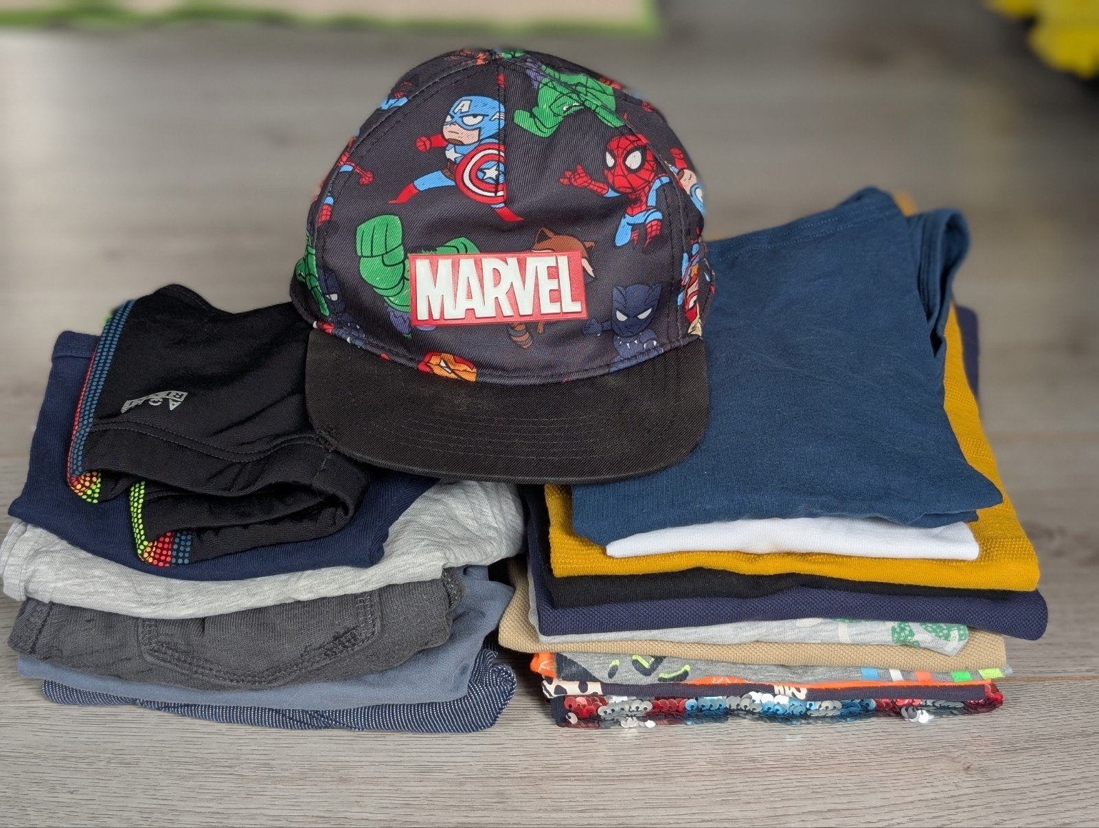 Kledingpakket jongen maat 110/116 – 17 st + Marvel pet, Ophalen of Verzenden, Gebruikt
