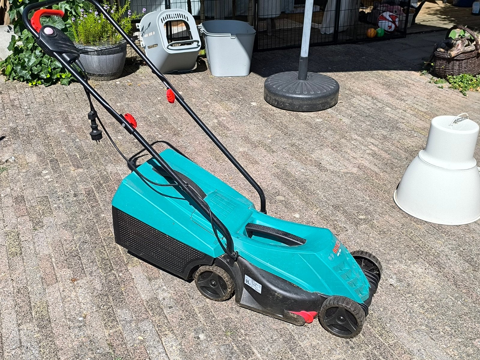 Bosch ARM 3200 Elektrische Grasmaaier - Compact en Krachtig, Ophalen, Gebruikt, Elektrische grasmaaier, Opvangbak