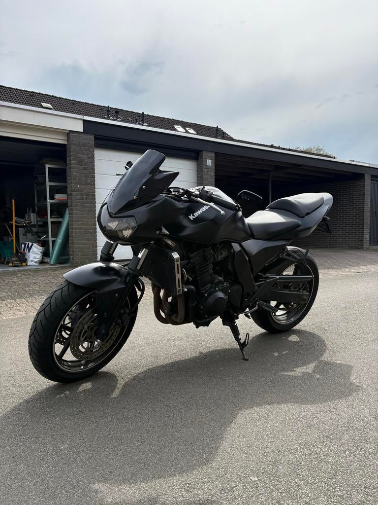 Kawasaki Z750  - Mat Zwart Custom - Nette staat, 4 cilinders, Gebruikt, Particulier, Meer dan 35 kW