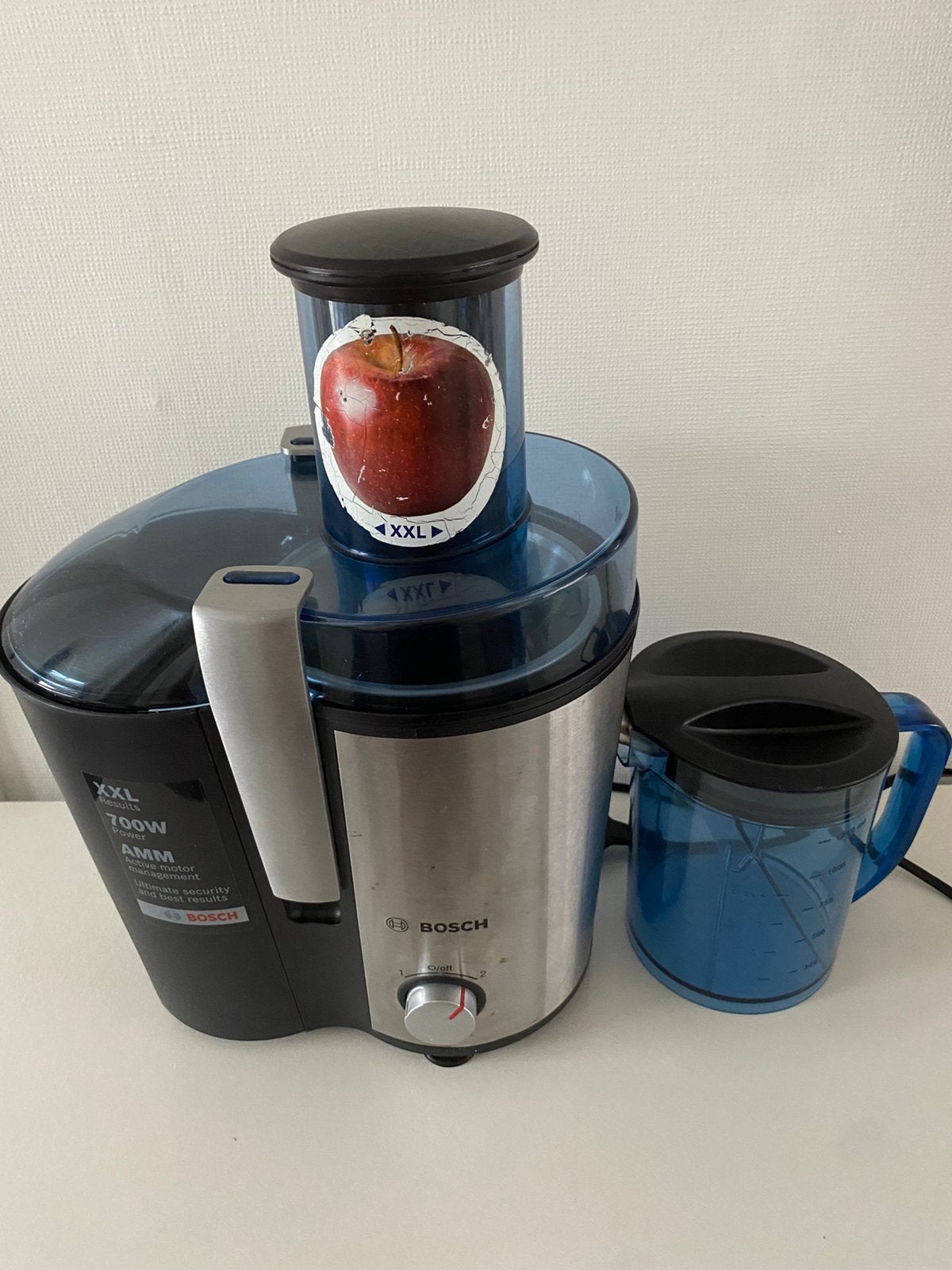 Bosch MES3000 sapcentrifuge - 700W - XXL vulopening, Witgoed en Apparatuur, Juicers, Ophalen of Verzenden, Zo goed als nieuw, Sapcentrifuge