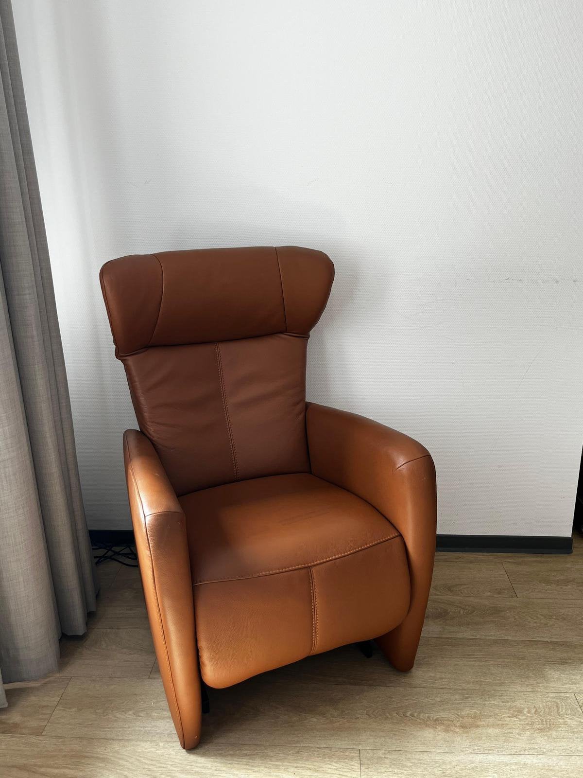 Prominent Relaxfauteuil - Sta-op - Elektrisch, Huis en Inrichting, Fauteuils, Ophalen, Minder dan 75 cm, Leer, Zo goed als nieuw