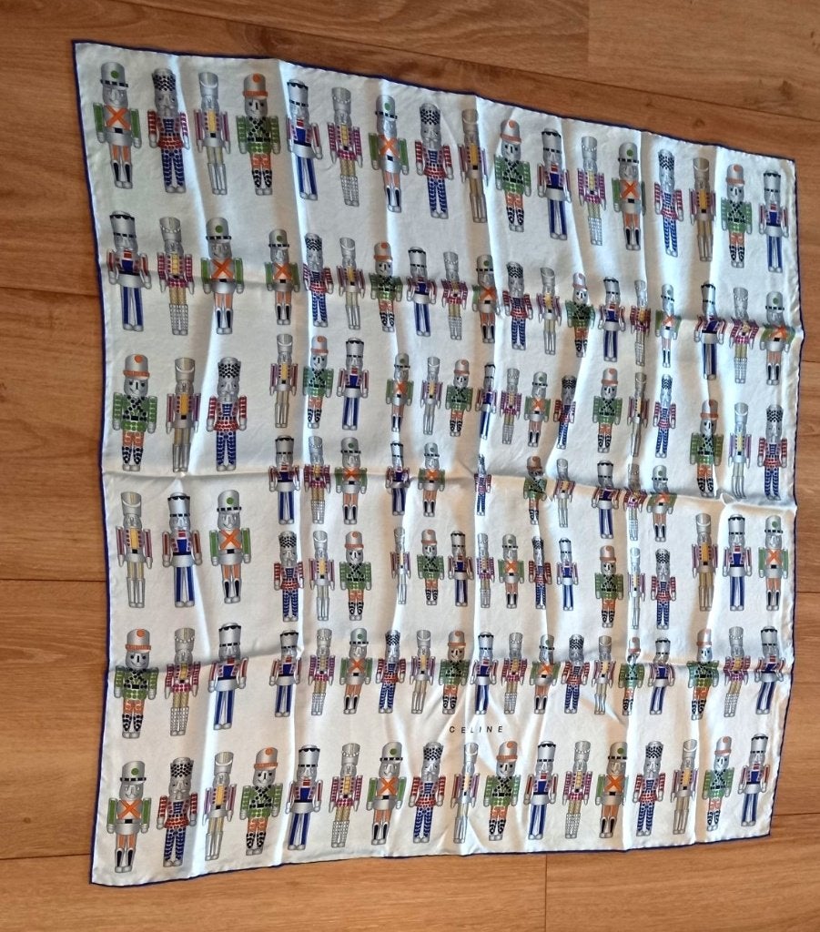 originele zijden sjaal Céline Paris, Verzenden, Zo goed als nieuw, Maat 46/48 (XL) of groter, Sjaal