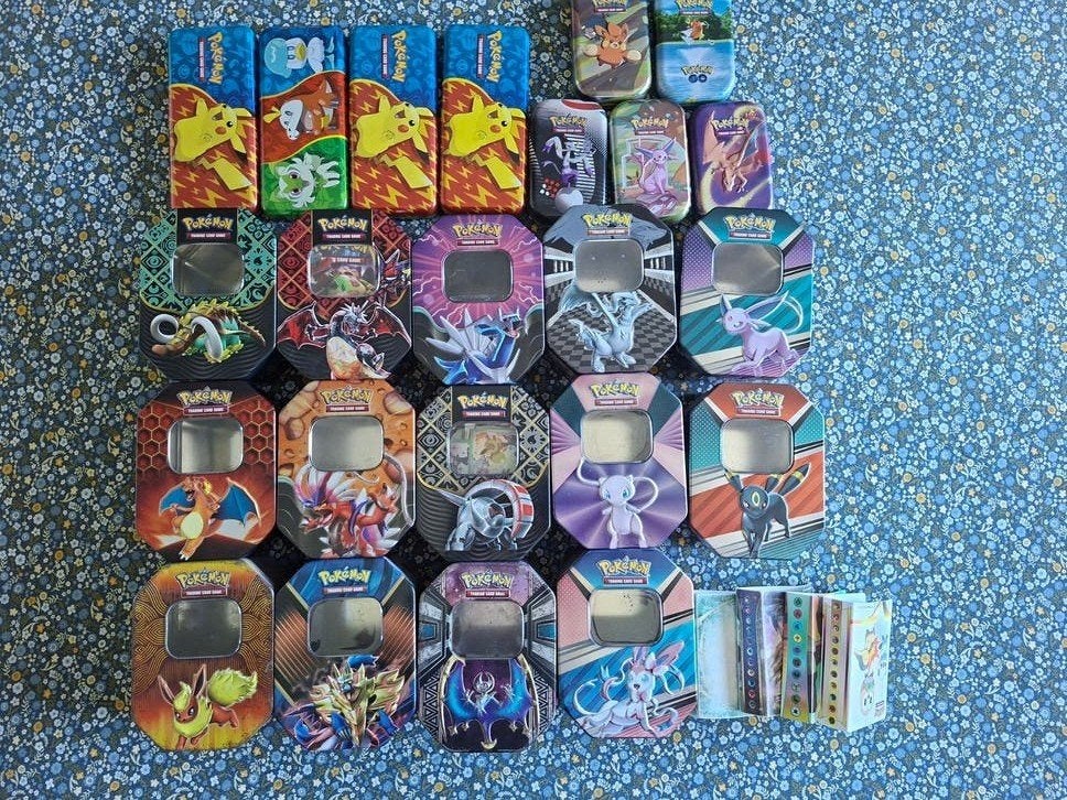 Diverse pokemon blikken en mapjes, Ophalen of Verzenden, Overige typen