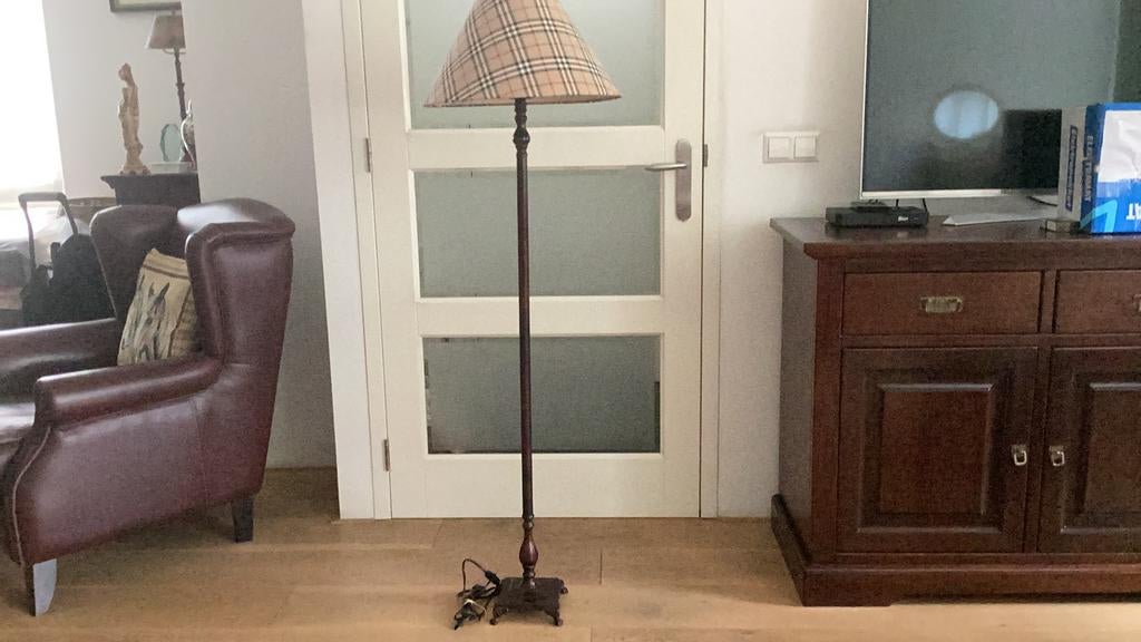 STAANDE SCHEMERLAMP, Ophalen, Zo goed als nieuw, 150 tot 200 cm
