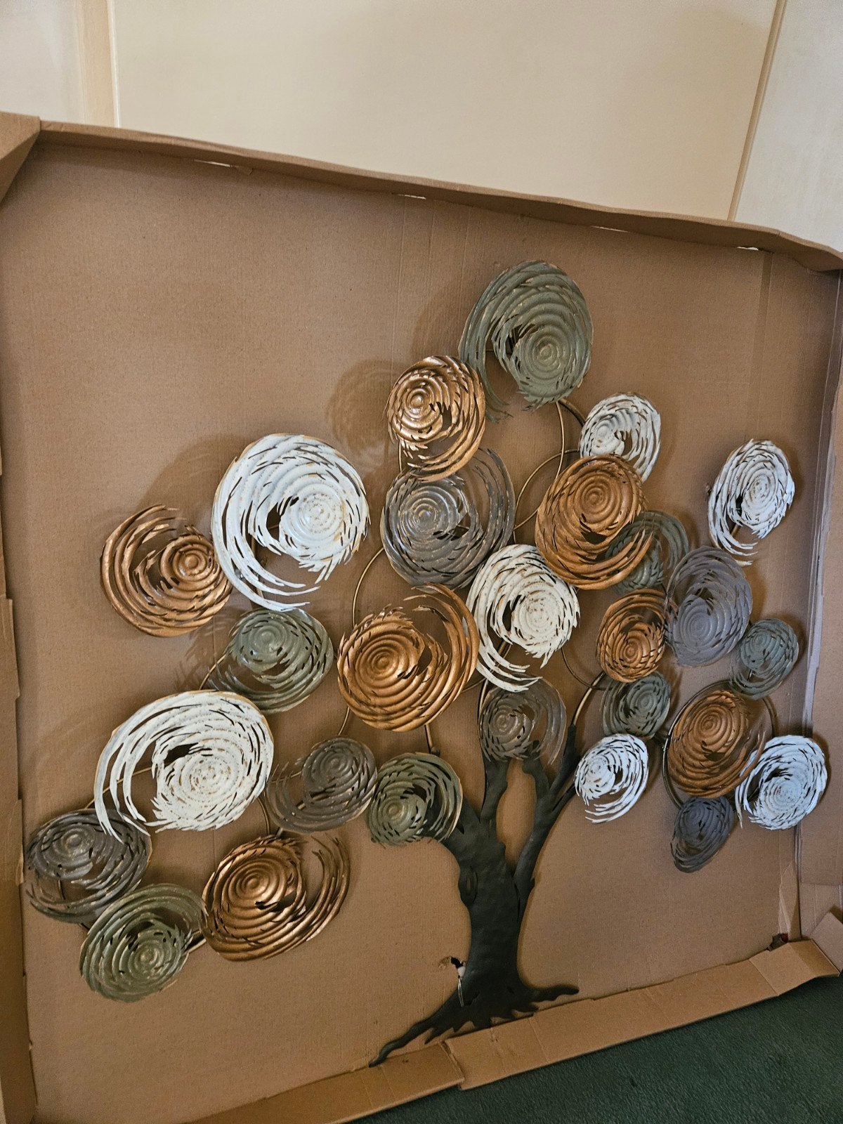 Metalen wanddecoratie boom met spiraalvormige bladeren, Ophalen, Metaal, Wandsculptuur, Meerkleurig