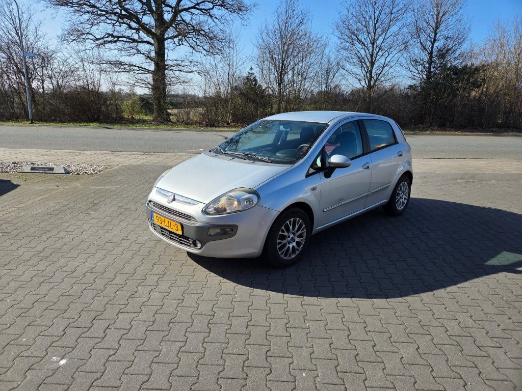 Fiat Punto 1.4 5DR 2010 Grijs, Auto's, Voorwielaandrijving, Stof, 40 €/maand, 4 cilinders