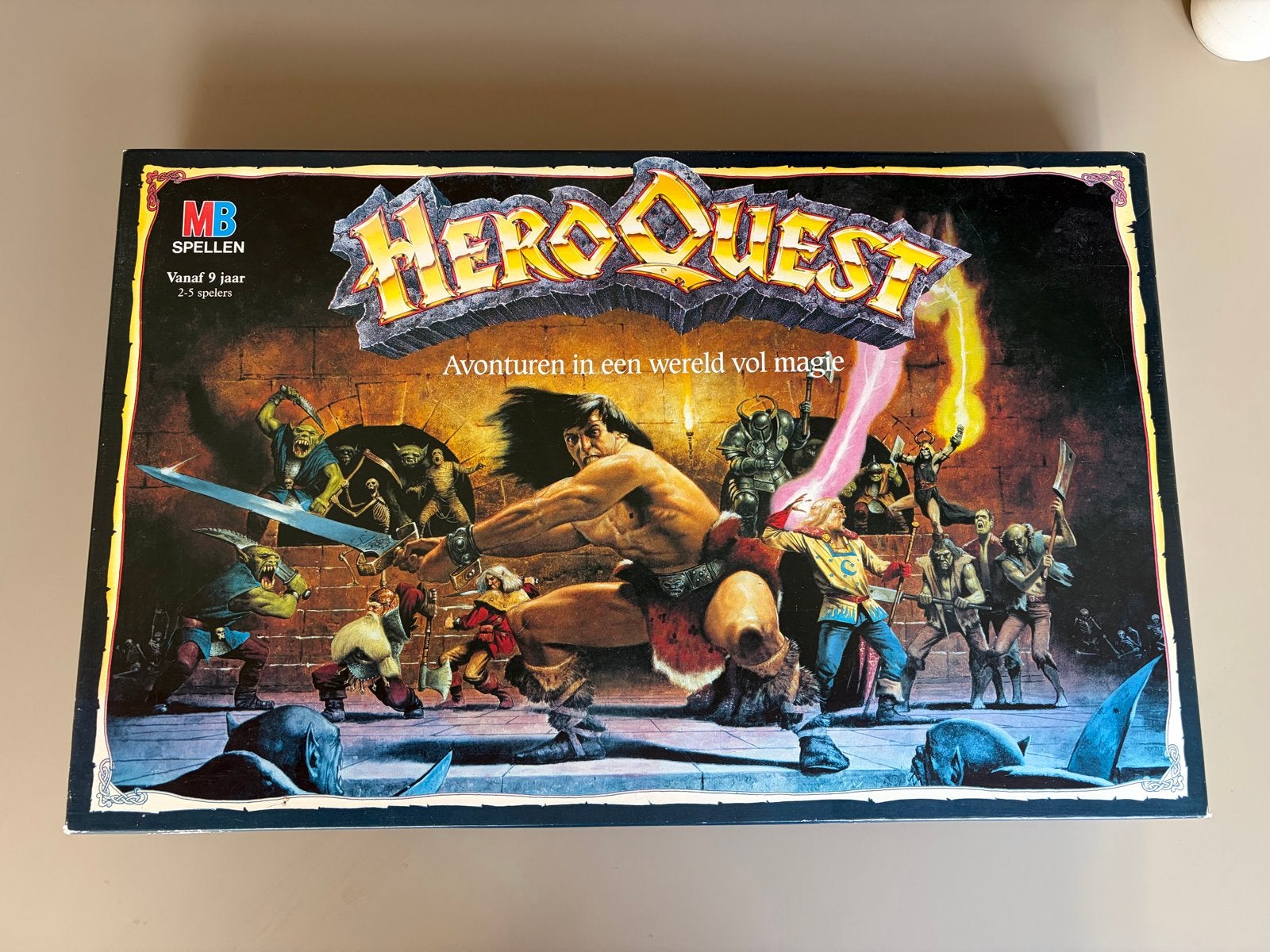 MB Heroquest klassieke versie bordspel, Drie of vier spelers, Ophalen of Verzenden, Gebruikt
