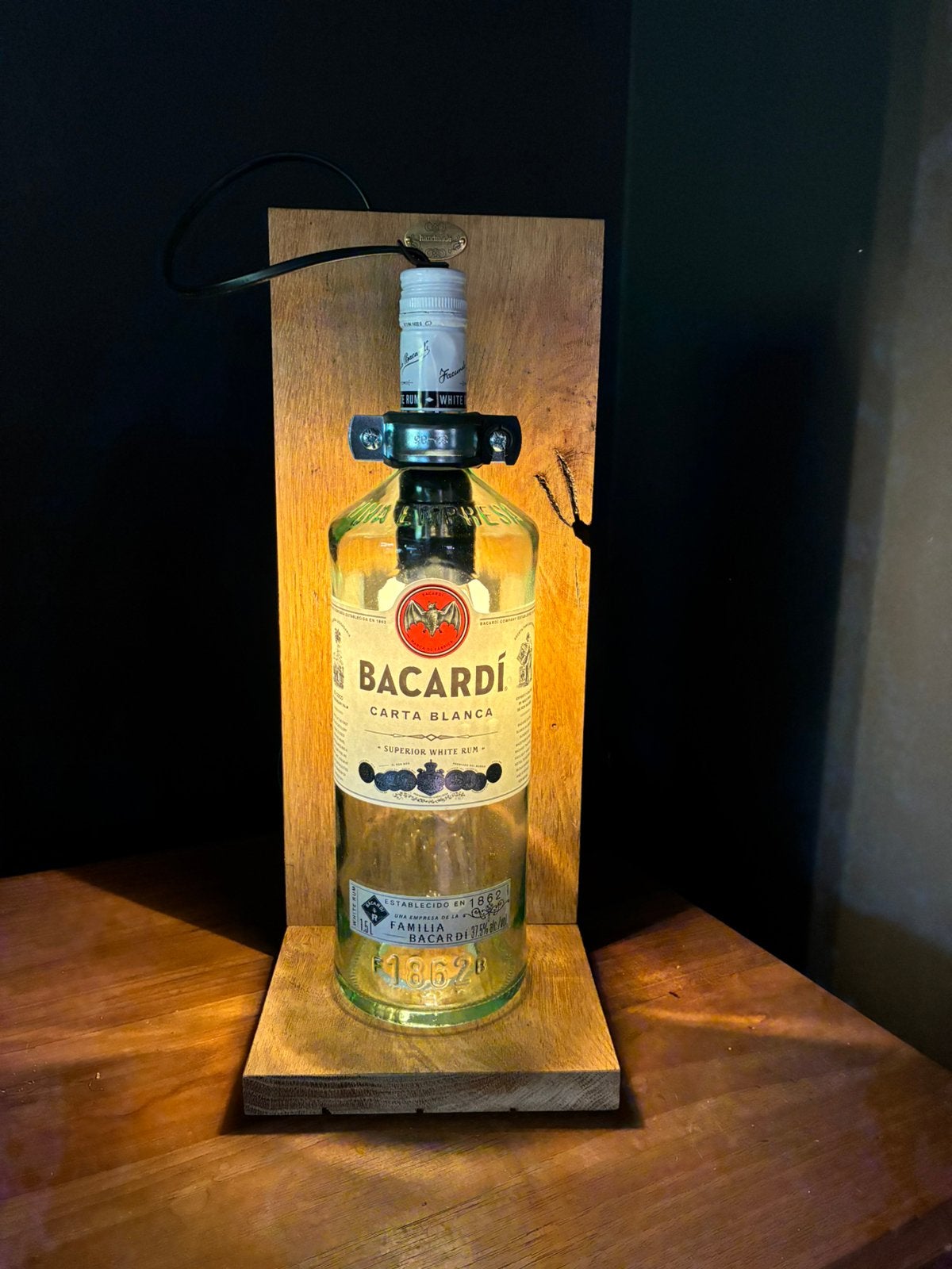 Bacardi tafellamp 1,5L fles, Meerkleurig, Met schakelaar, Nieuw, Sfeerlamp