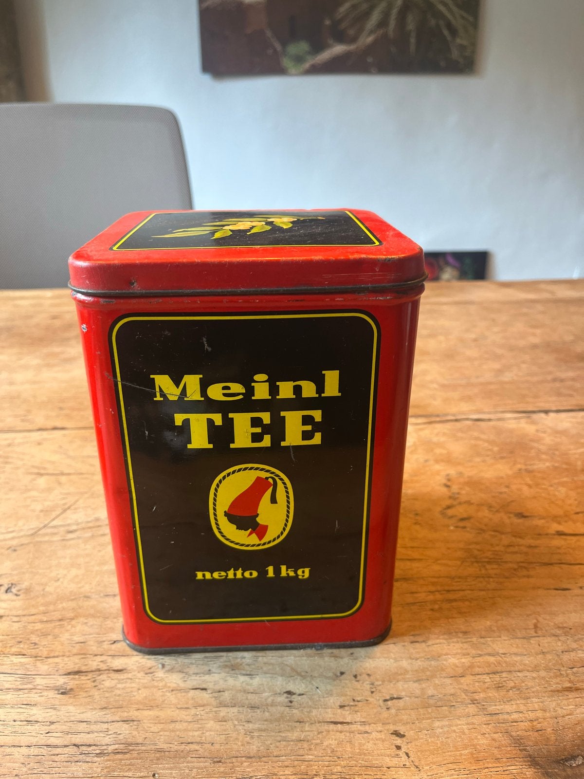 Vintage Julius Meinl theeblik - Rood met goudkleurige opdruk, Verzamelen, Blikken, Ophalen of Verzenden, Gebruikt, Thee, Overige merken