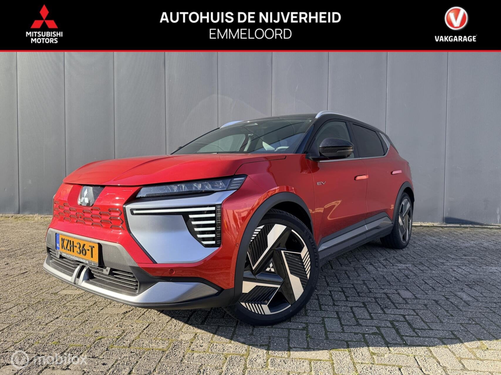 Mitsubishi Eclipse Cross Intense+ 87 kWh, Auto's, 12 maanden, Stof, Zwart, 1801 kg