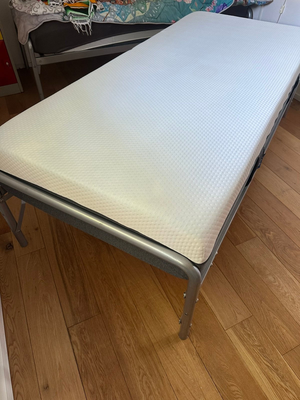 Inklapbaar bed met matras., Ophalen, Zo goed als nieuw, Eenpersoons, 90 cm