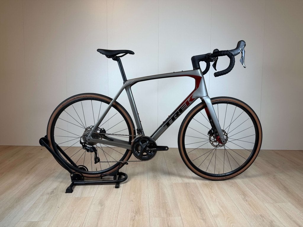 Trek Domane SL5 Gen 4 - Shimano 105 - 58 cm - Carbon, Fietsen en Brommers, 28 inch, Carbon, Info@velostudio.nl, Heren