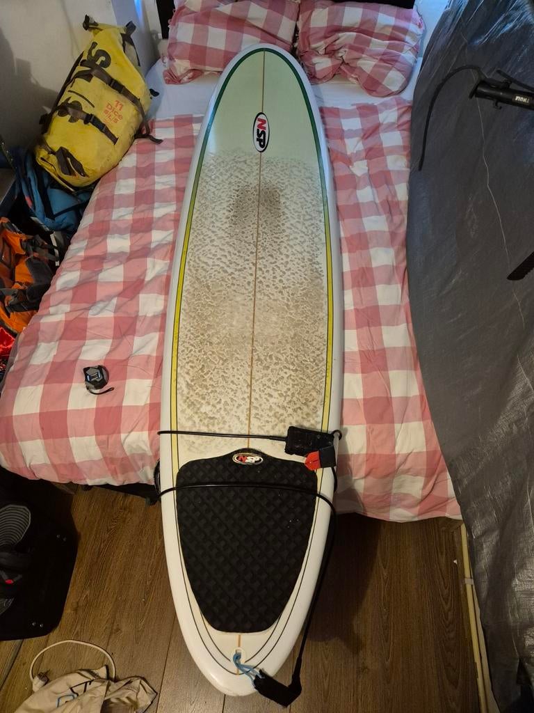 NSP 7'6 funboard met thruster fins, leash en kous, Watersport en Boten, Ophalen of Verzenden, Gebruikt
