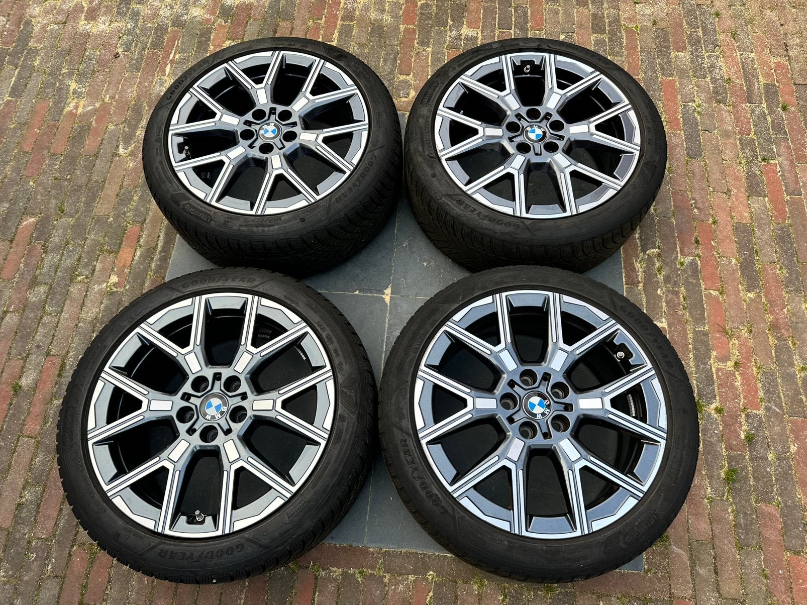 Winterwielen BMW 1-serie F70 18” styling 974 2x nieuwe band, Ophalen, 18 inch, Banden en Velgen, Winterbanden