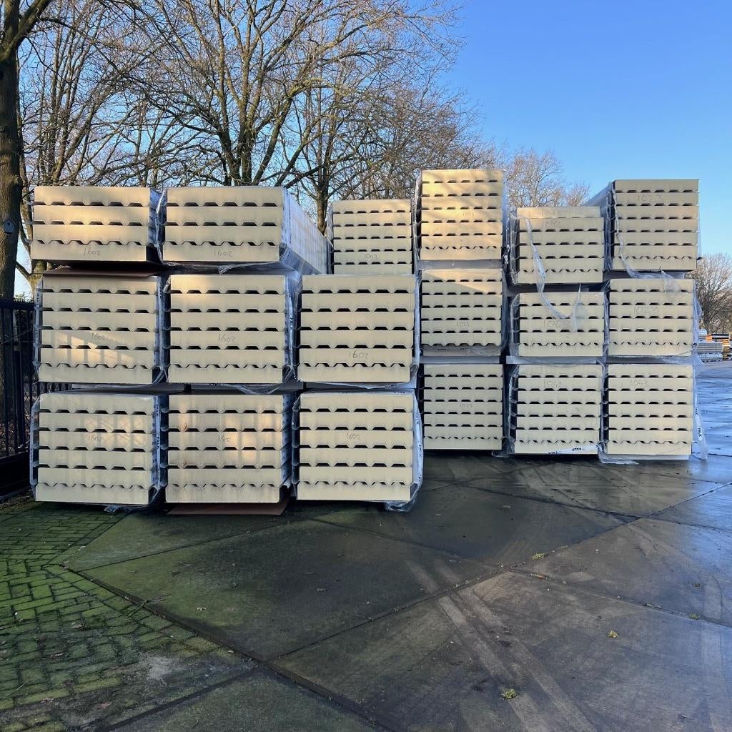 Sandwichpanelen voor (plat) dak en wand, 132/164 mm dik, Ophalen, Nieuw, 100 mm of meer