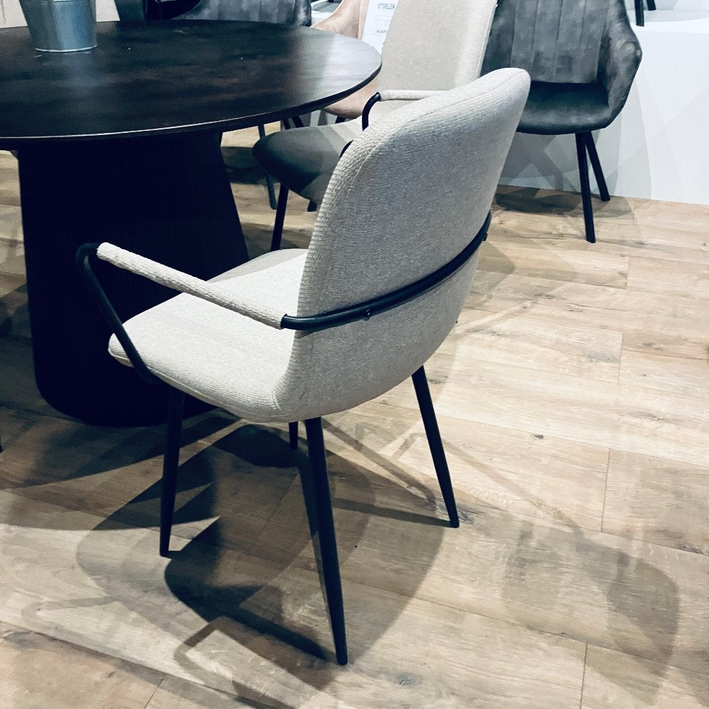 4 eetkamerstoelen met armleuning nu 4 x voor 150 euro, Ophalen, Overige kleuren, Nieuw, Stof