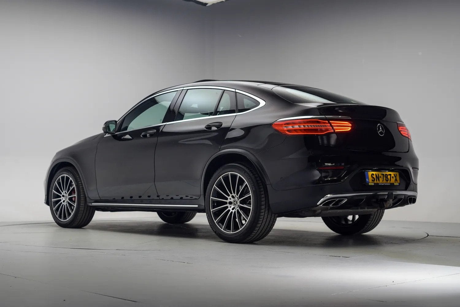 Mercedes-Benz GLC COUPE 250 4MATIC AMG Premium Plus [ Schuif, Auto's, Automaat, Gebruikt, Zwart, Bedrijf