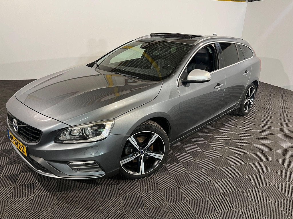 Volvo V60 2.0 D4 Business Sport Incl. BTW en BPM, Auto's, Volvo, Voorwielaandrijving, Euro 6, 1969 cc, 168 €/maand