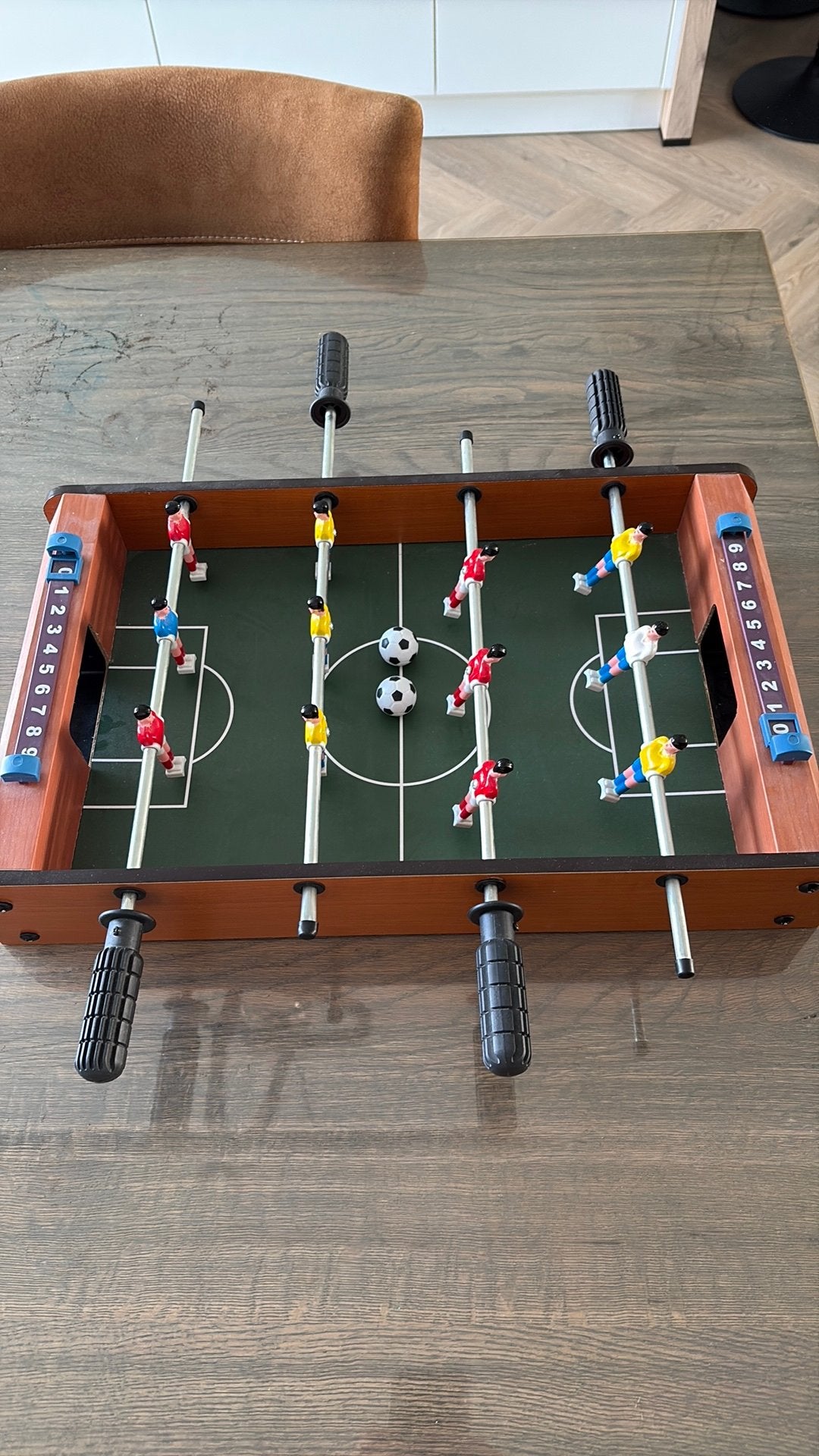 Tafelvoetbal (kleinmodel), Ophalen of Verzenden, Zo goed als nieuw