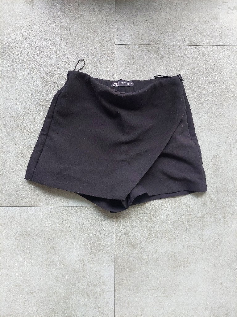 Zara zwart broekrokje maat S, Kleding | Dames, Rokken, Ophalen of Verzenden, Maat 36 (S), Gedragen, Boven de knie