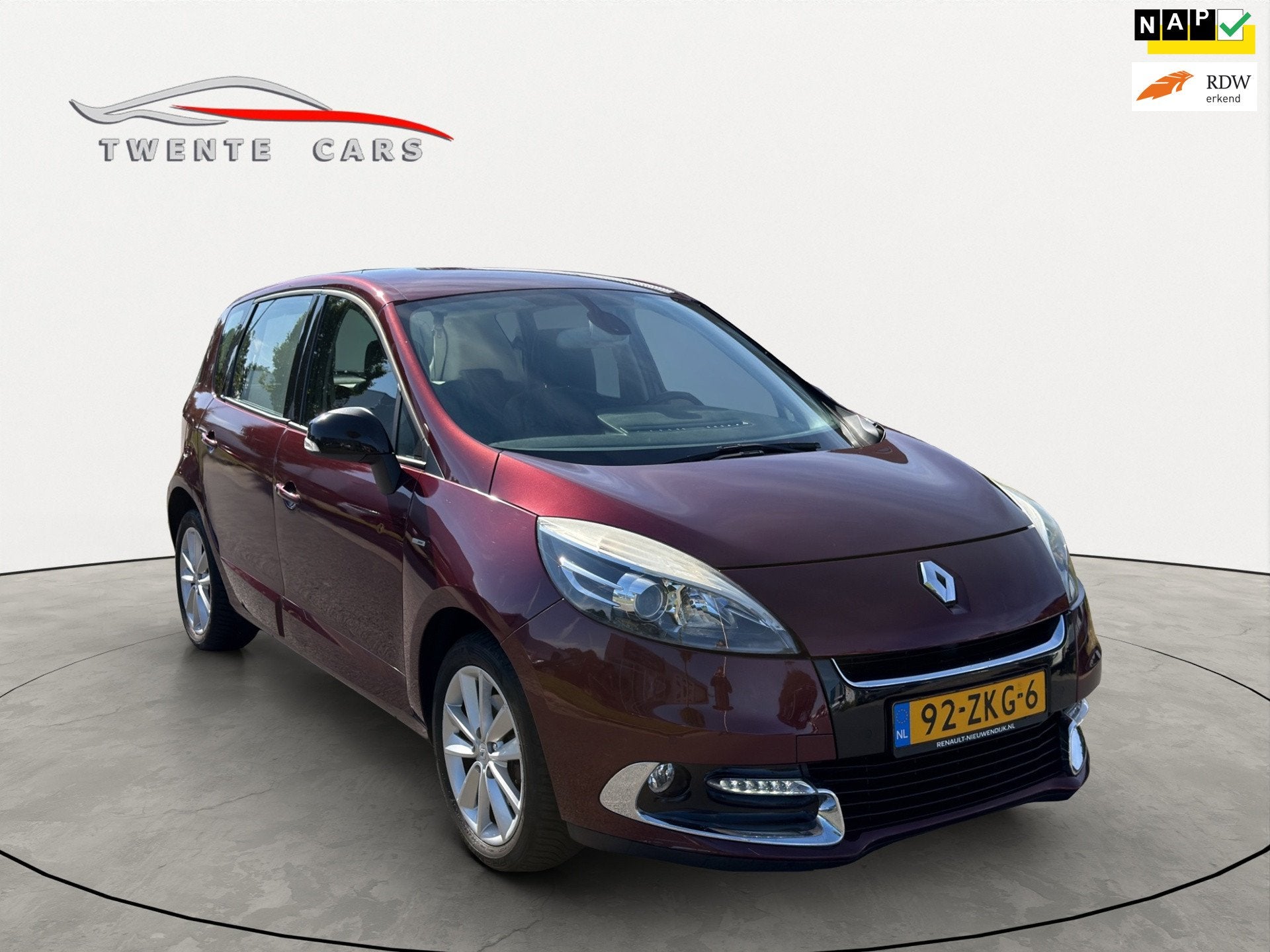 Renault Scénic 1.2 TCe Bose | Clima | Navi | Camera |, Auto's, Voorwielaandrijving, Euro 5, Gebruikt, 4 cilinders