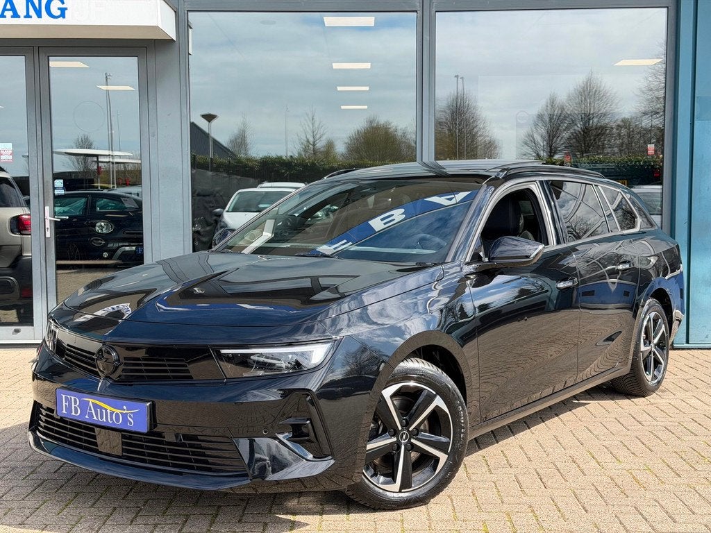 Opel Astra Sports Tourer 1.2 Turbo GS Airco Camera Panodak C, Automatische klimaatregeling, 1199 cc, Leder en Stof, Zwart