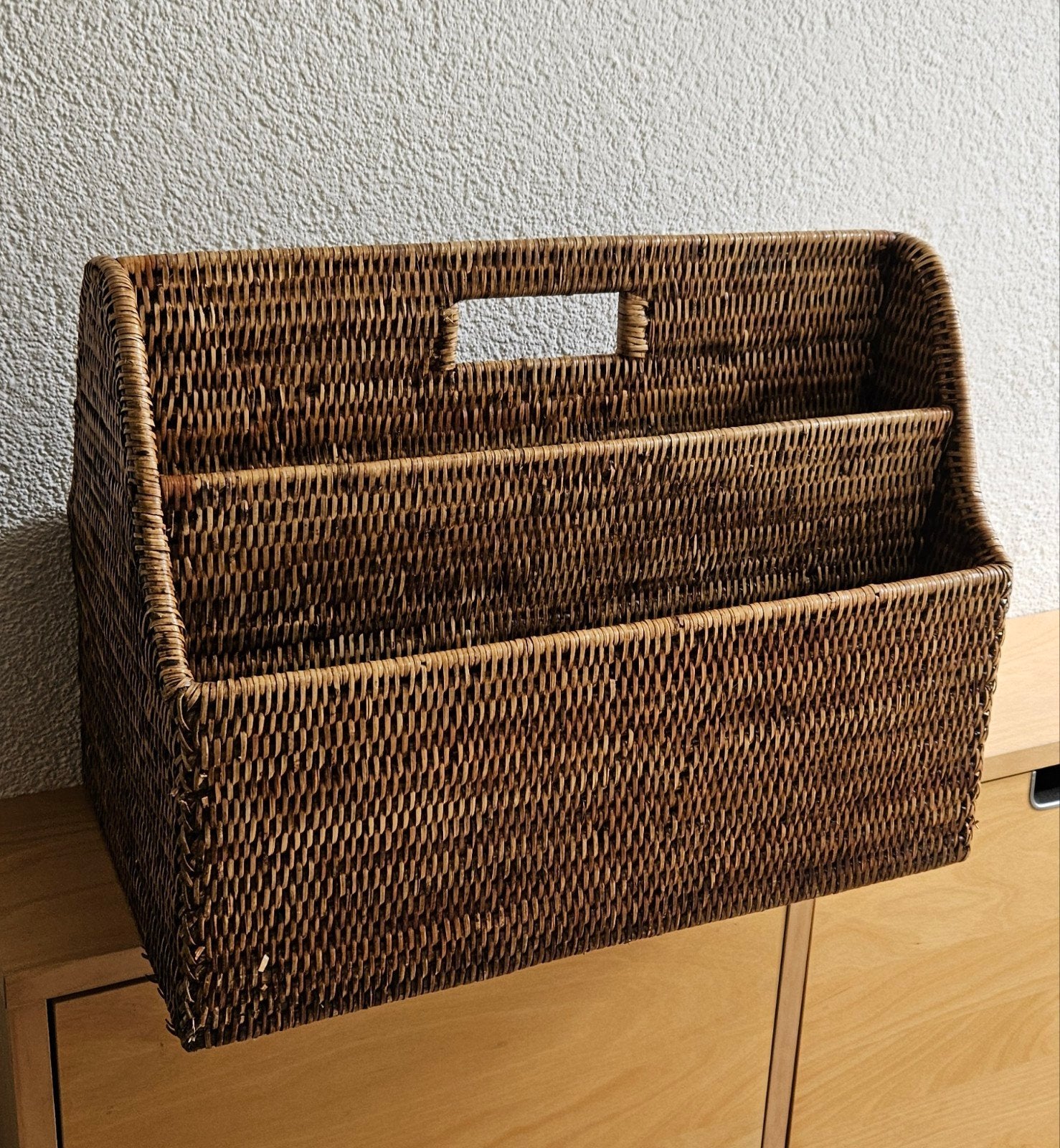 Dubbele Lectuurmand Birma Riet - ca 45x35x26 cm, Ophalen, Gebruikt, Natuurlijk materiaal, Lectuurbak