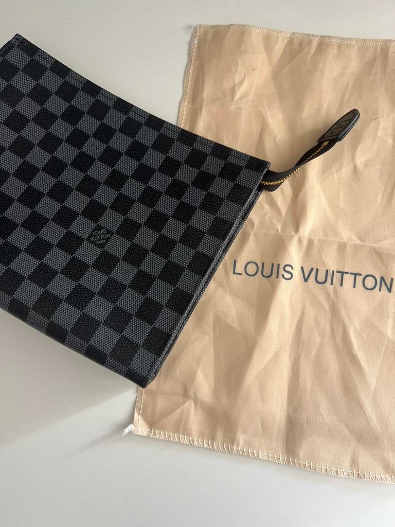 Louis Vuitton (toilet)tas, Ophalen of Verzenden, Nieuw, Zwart, Heer of Dame