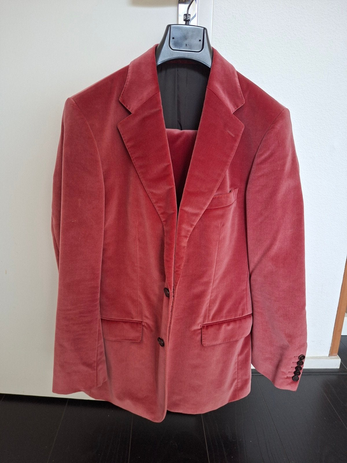 Baldessarini fluwelen pak - Maat 50, Kleding | Heren, Kostuums en Colberts, Ophalen, Zo goed als nieuw, Maat 48/50 (M), Roze