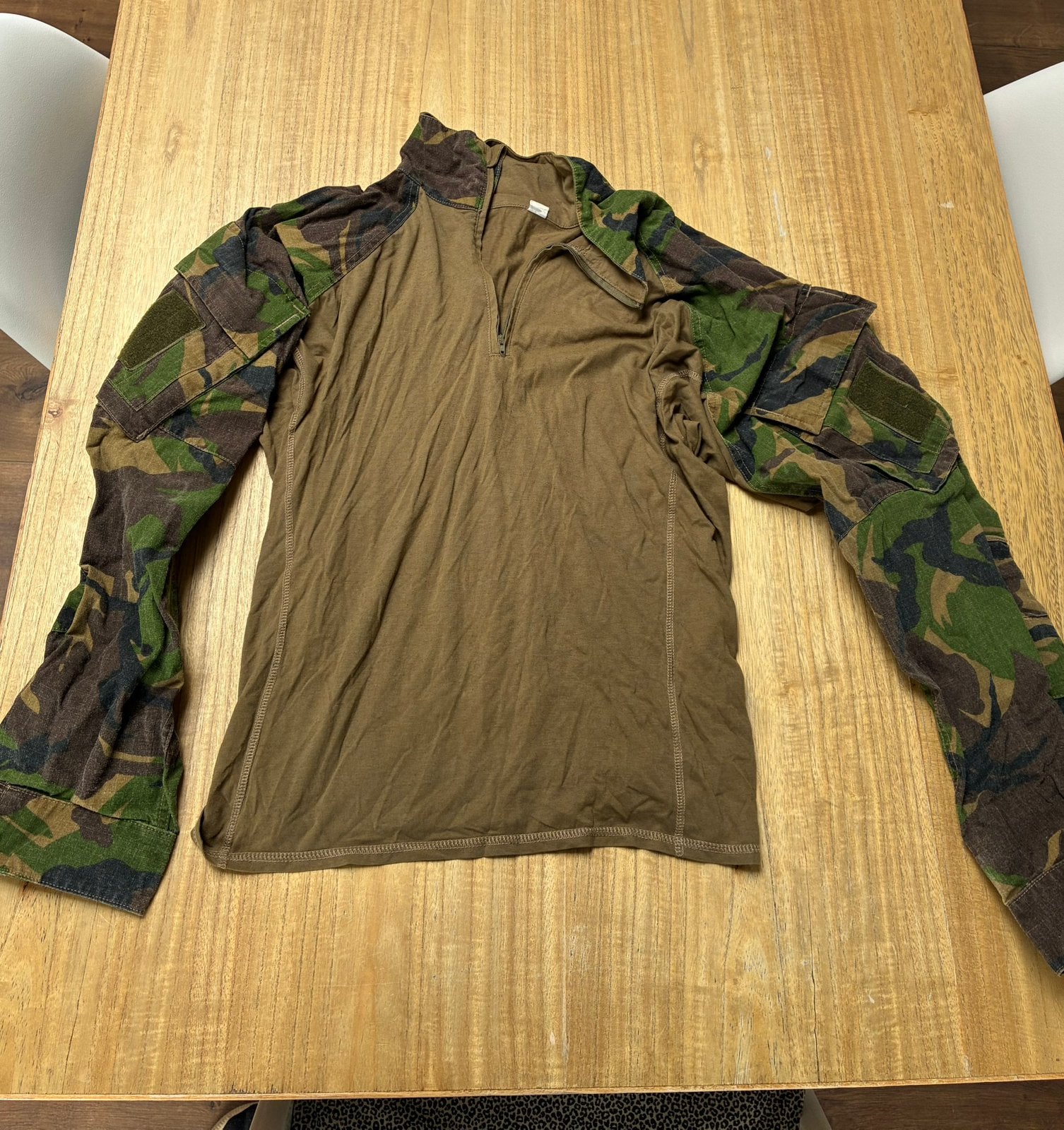 Woodland combat shirt voor activiteiten zoals airsoft, Verzamelen, Militaria | Algemeen, Ophalen of Verzenden, Landmacht, Nederland