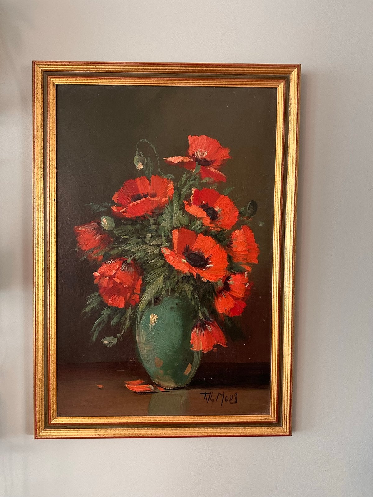 Schilderij Tilly Moes - Klaprozen in vaas (47x67 cm), Bloemen, Doek, Realistisch, Ophalen of Verzenden