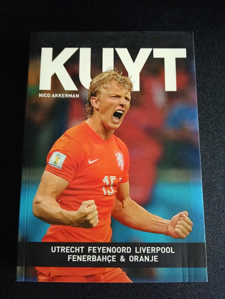 Boek Kuyt - Nico Akkerman - Utrecht Feyenoord Liverpool, Ophalen of Verzenden, Gelezen, Nico Akkerman, Overige sporten