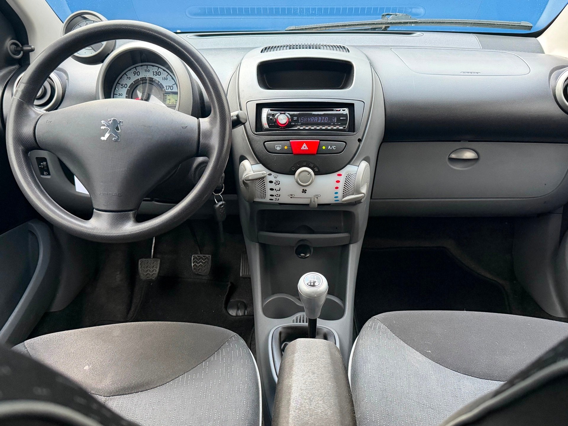 Peugeot 107 1.0-12V XR |Airco|Schuifdak|ElektrischeRamen|Tou, Auto's, Peugeot, Voorwielaandrijving, Stof, Gebruikt, Zwart