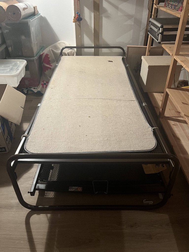 Metalen bedden (onderschuifbaar) - gratis af te halen, Ophalen, Gebruikt, 90 cm, Eenpersoons
