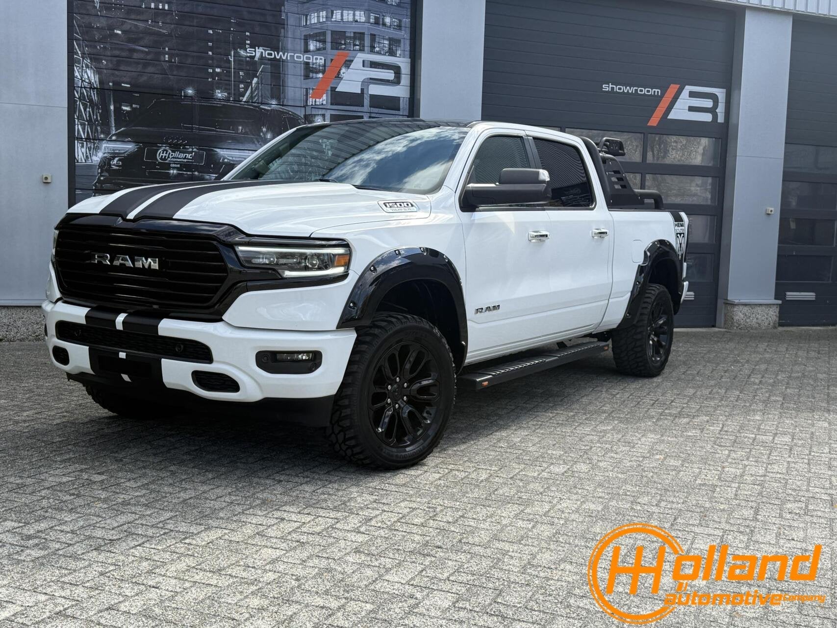 Dodge Ram 1500 4X4 5.7 V8 4x4 Crew Cab|wide body|lift!, Automaat, Gebruikt, 8 cilinders, Met garantie (alle)