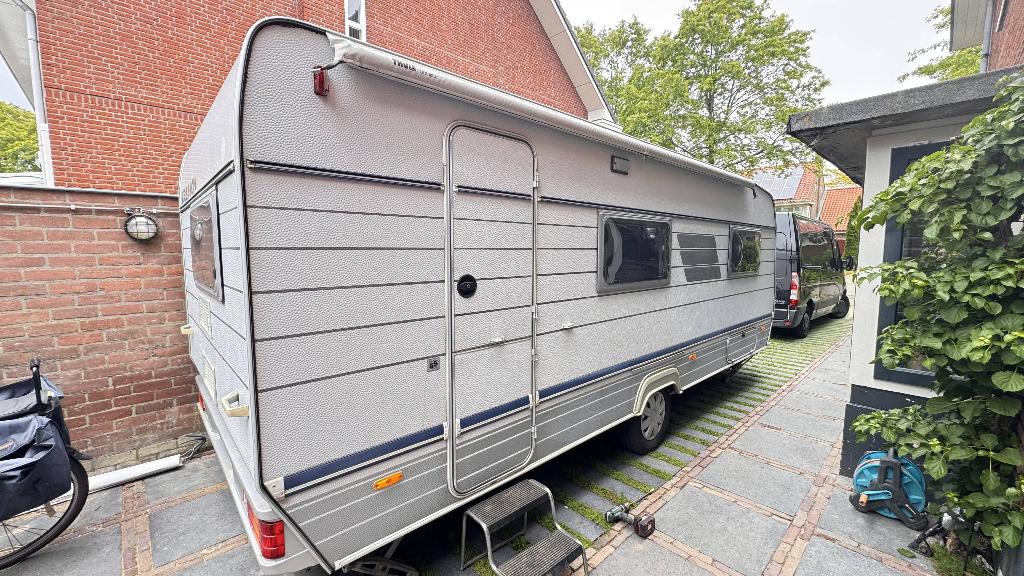 5 of 6 persoons caravan eriba met bed van 2x2, Caravans en Kamperen, Caravans, Kachel, 2 aparte bedden, Treinzit, Particulier