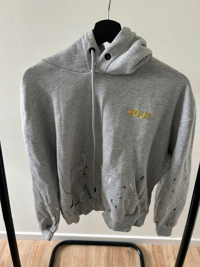 Four hoodie grijs – paint splatter – maat S – unieke look, Kleding | Heren, Truien en Vesten, Ophalen of Verzenden, Zo goed als nieuw
