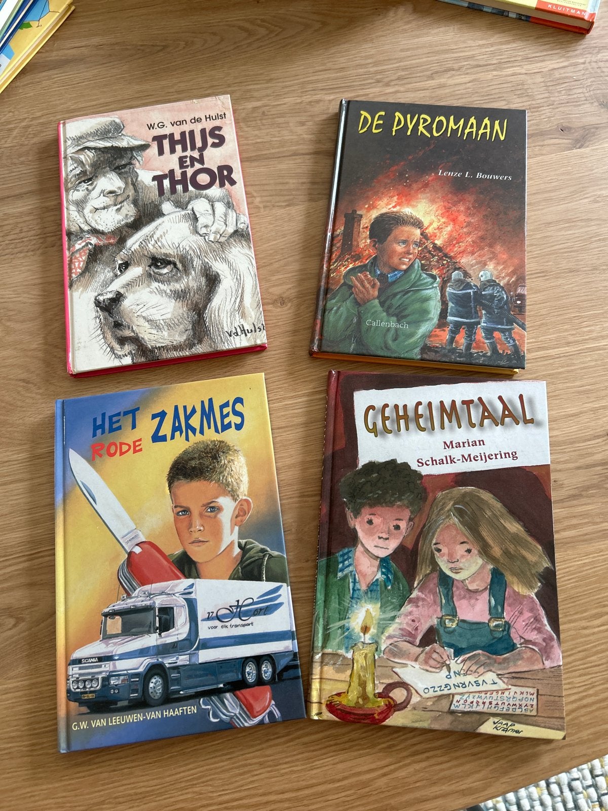 4 Jeugdboeken: De Pyromaan, Het Rode Zakmes, Geheimtaal, Thi, Ophalen of Verzenden, Gelezen, Fictie algemeen
