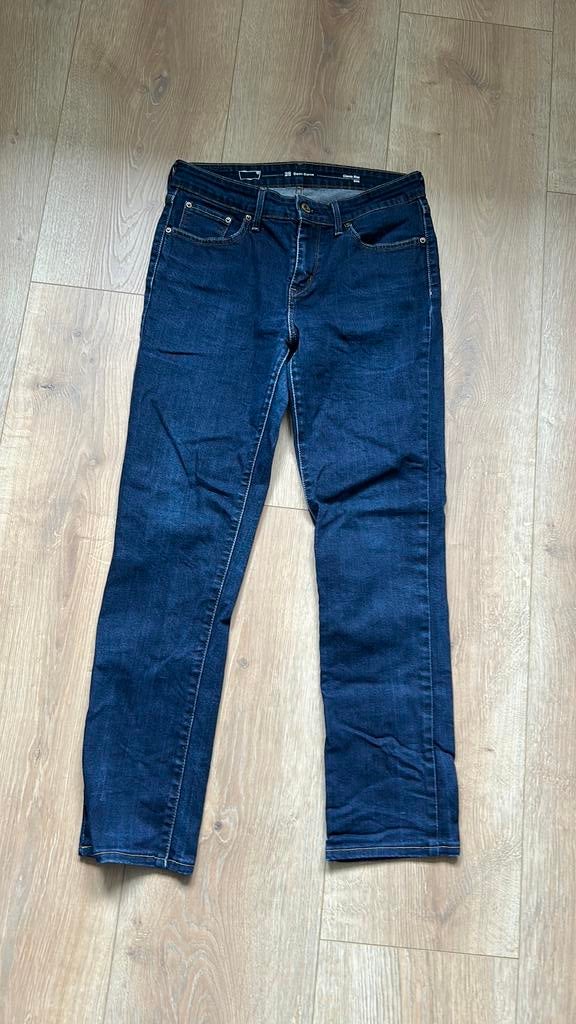 Levi’s jeans demi curve 28, Ophalen of Verzenden, Zo goed als nieuw, Blauw, W28 - W29 (confectie 36)