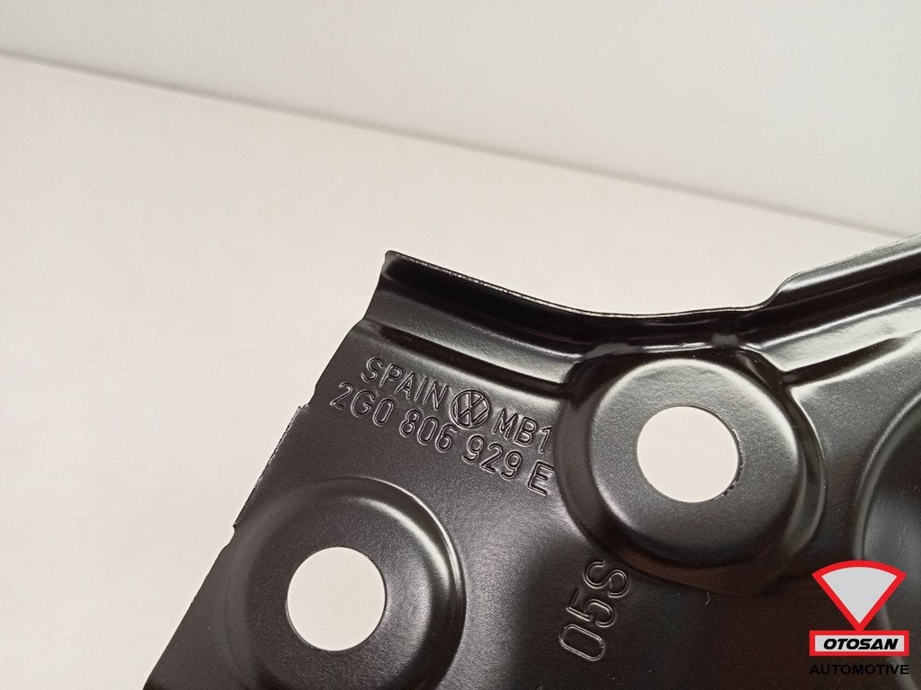 VW Polo 2G FL 2021+ Koplamp Streep houder 2G0806929E Links O, Auto-onderdelen, Verlichting, Volkswagen, Volkswagen AG, Nieuw, Berliner Ring 2
38440  Wolfsburg, DE