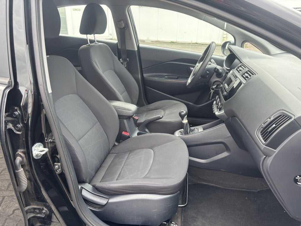 Kia Rio 1.2 CVVT Dream Team Cruise Airco Bluetooth, 21 km/l, Gebruikt, Euro 6, 4 cilinders