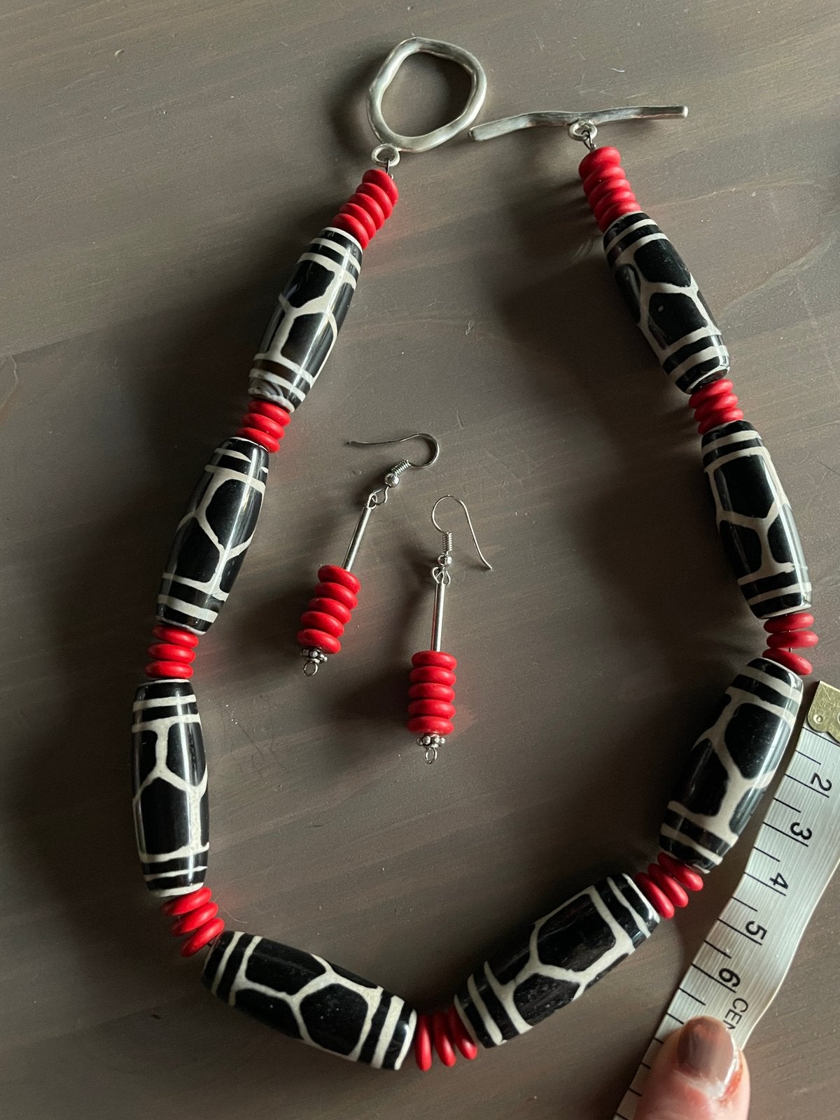Zwart wit agaat met koraal ketting, Zwart, Nieuw, Ophalen of Verzenden, Steen of Mineraal