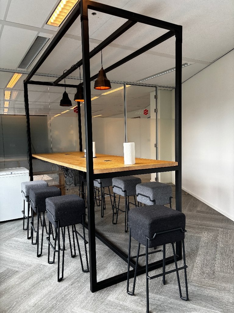 KANTINE TAFEL EN KRUKKEN, Huis en Inrichting, Ophalen, Gebruikt, 200 cm of meer, 50 tot 100 cm