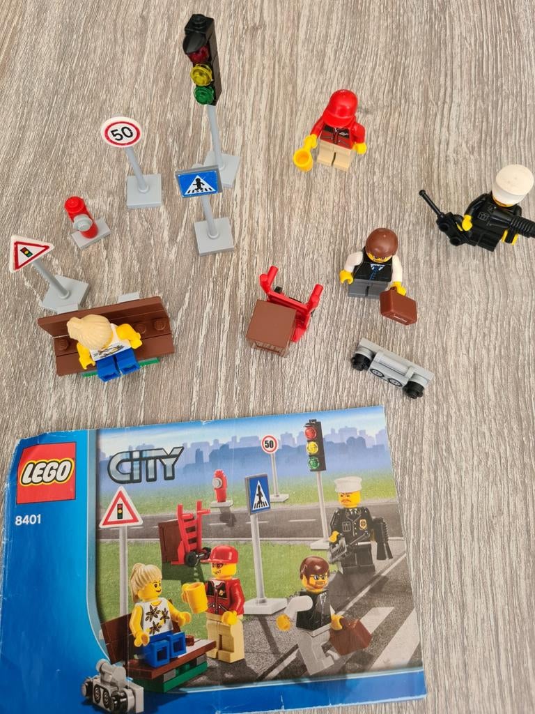 Lego 8401 city inwoners - compleet, Ophalen of Verzenden, Gebruikt