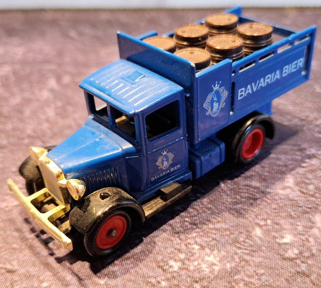 Lledo - LP20 056A Bavaria Bier Model A Ford Stake Truck, Hobby en Vrije tijd, Verzenden, Zo goed als nieuw, Bus of Vrachtwagen