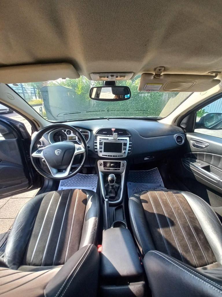 Lancia Delta 1.4-nieuwe apk,airco, navigatie, cruise Control, Voorwielaandrijving, Navigatiesysteem, Gebruikt, 1295 kg