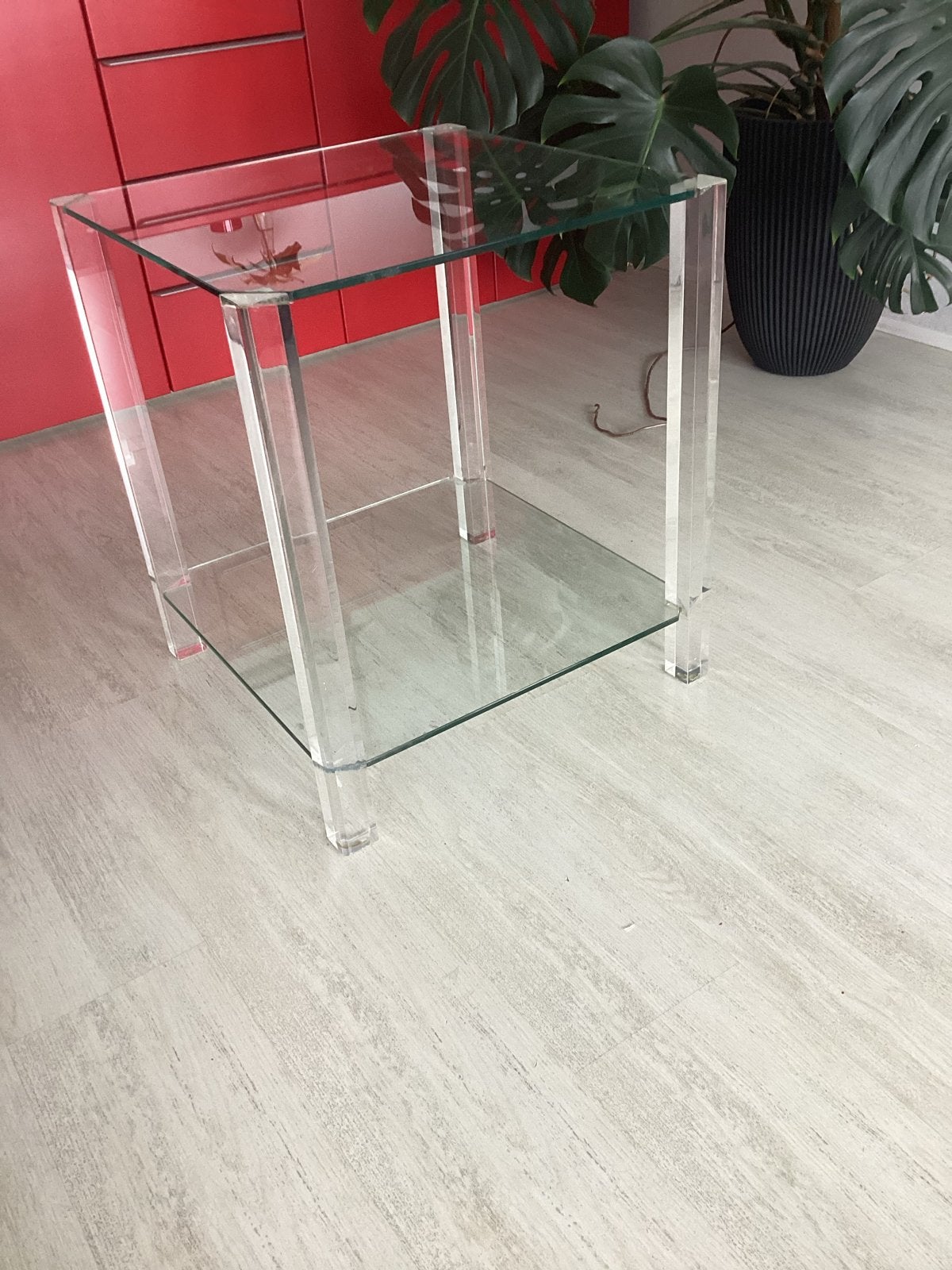 BOR design -  Glazen bijzettafel met acryl poten, Huis en Inrichting, Ophalen, Minder dan 45 cm, Minder dan 55 cm, Vierkant
