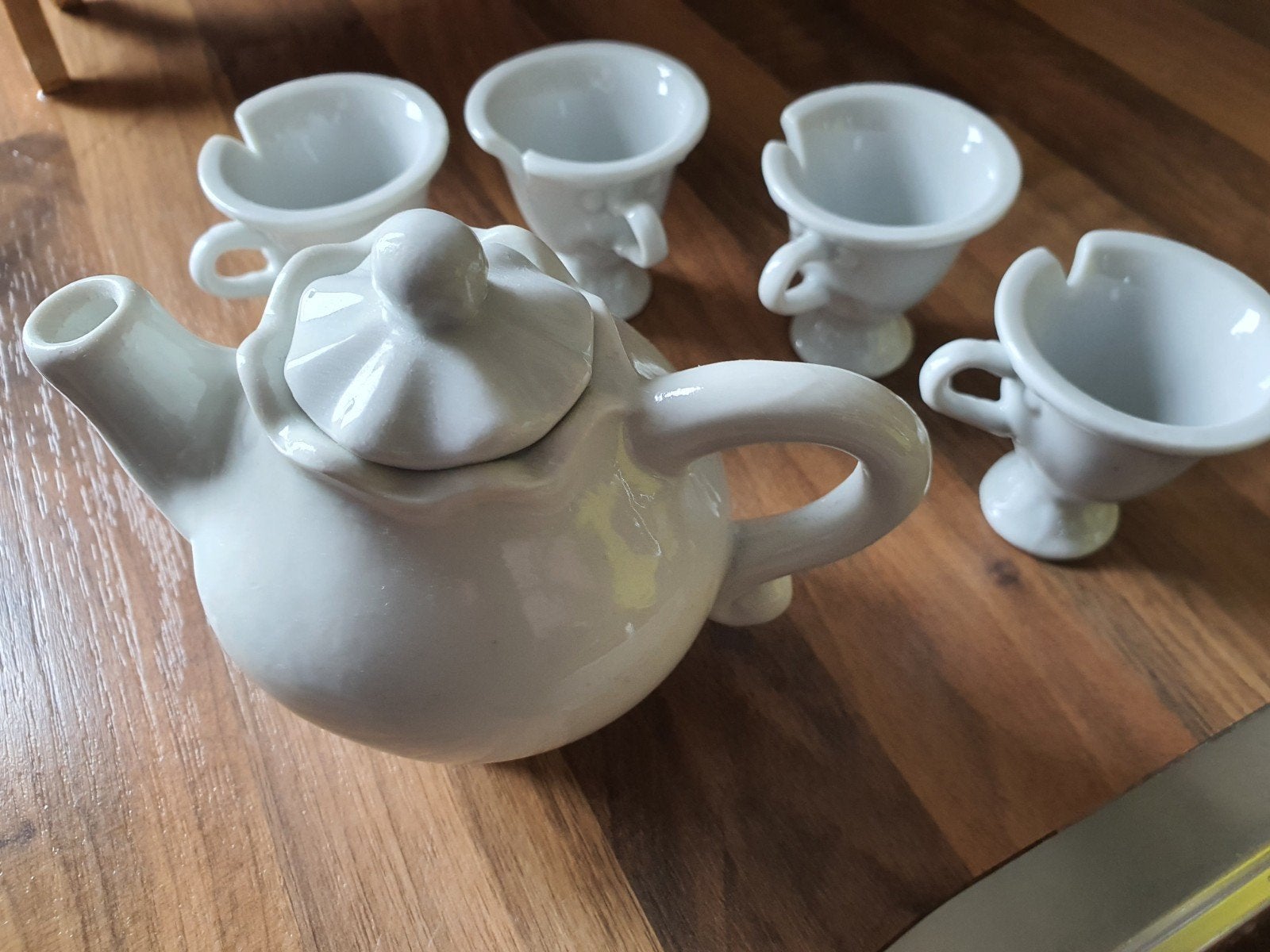 Disney theepot 4 theekopjes - Keramiek belle en het beest, Verzenden, Zo goed als nieuw, Servies